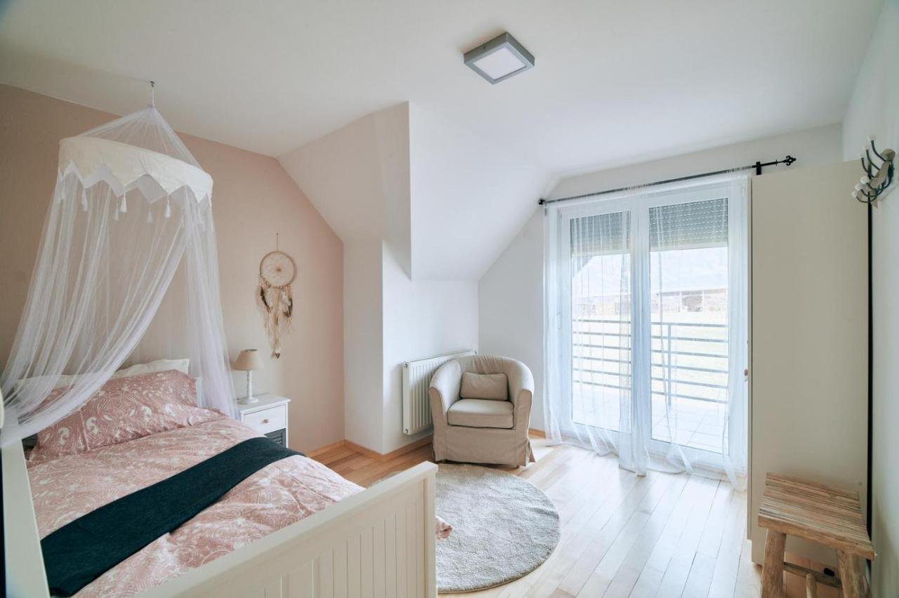 House Eden With Mountain Views Apartment Блед Екстериор снимка